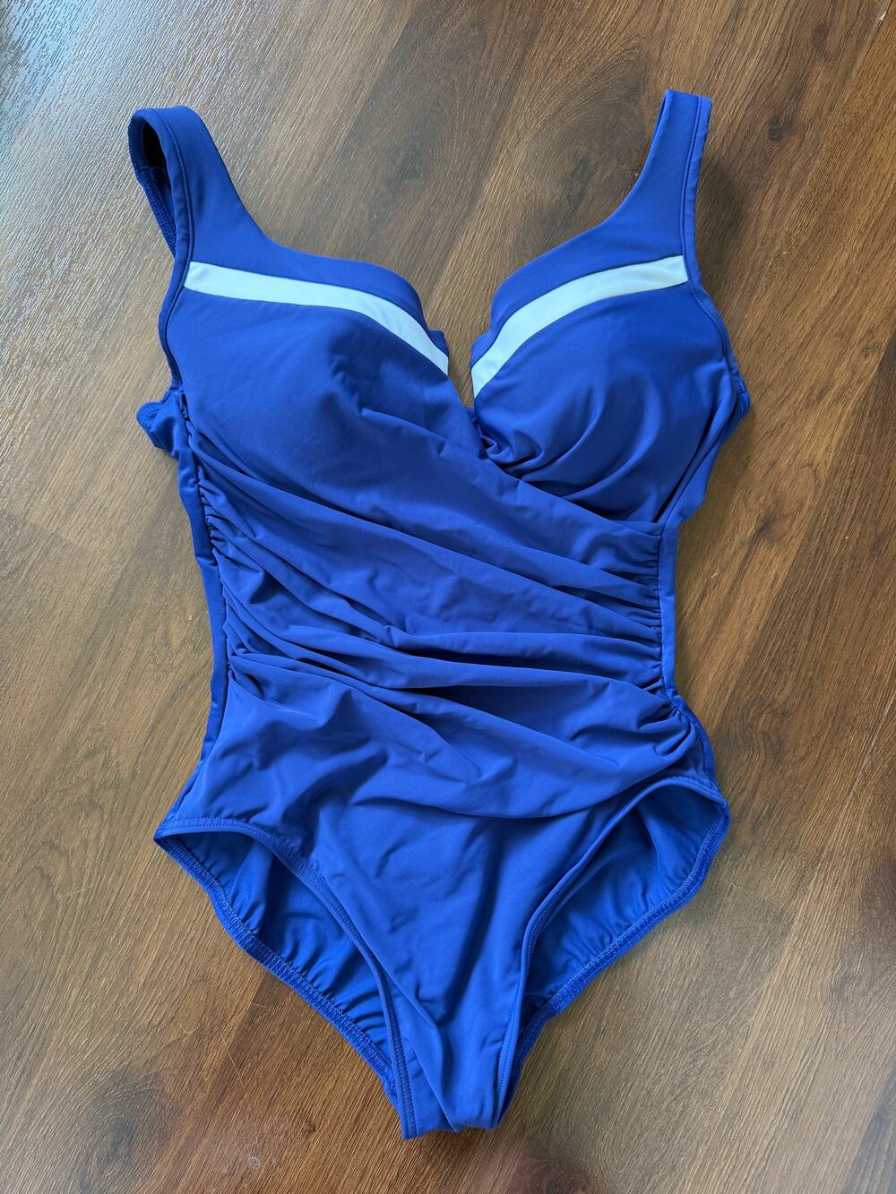 Miraclesuit Block Party Colorlock One Piece Swimsuit Blue and White Sz 14 Beach